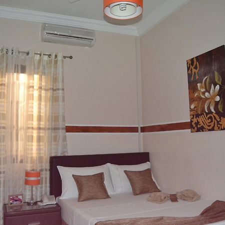 Green Lodge Киншаса Экстерьер фото
