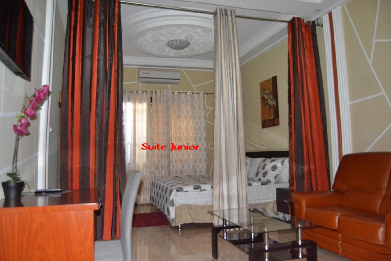 Green Lodge Киншаса Экстерьер фото